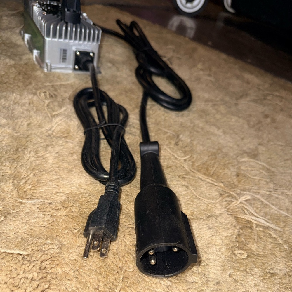 Yileide E800w Series Smart Charger for Golfcart